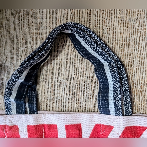 RARE!!  DIOR 2024 Tote Bag - Picture 3 of 6